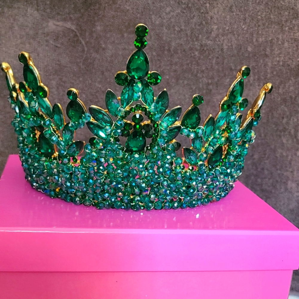 Bundle Crown and quinceanera dress